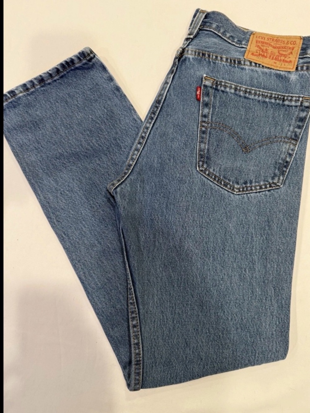 LEVI STRAUSS Men 505 Regular Straight Denim Jean - (31x34 Tag) 31x32